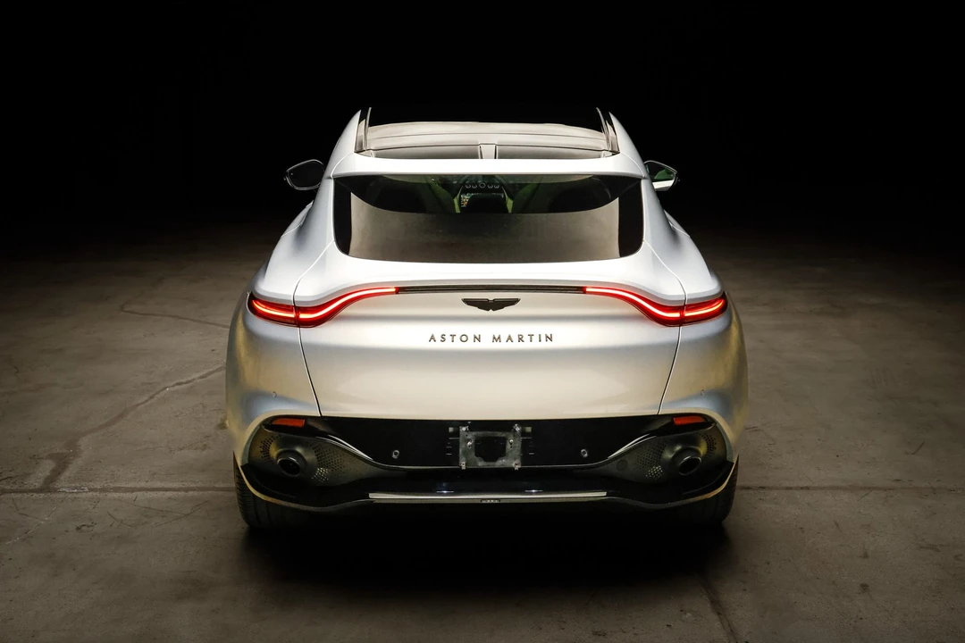 2021 Aston Martin DBX - Image 27 of 31