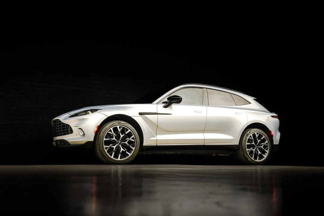 2021 Aston Martin DBX - Image 19 of 31
