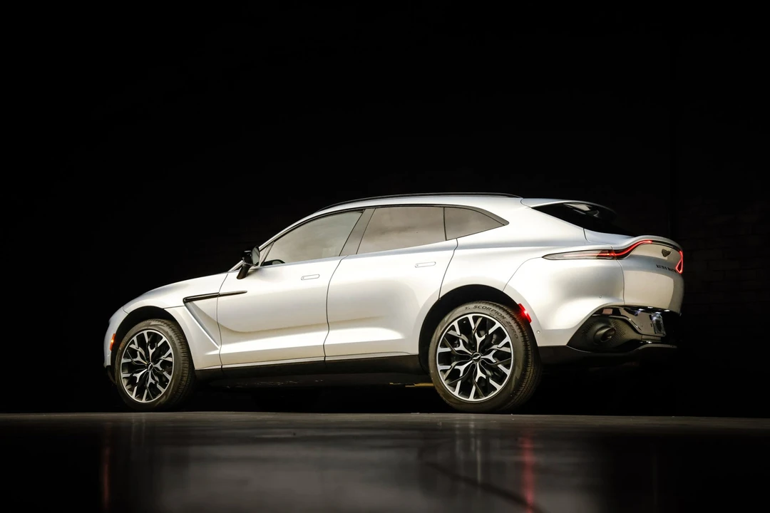 2021 Aston Martin DBX - Image 23 of 31