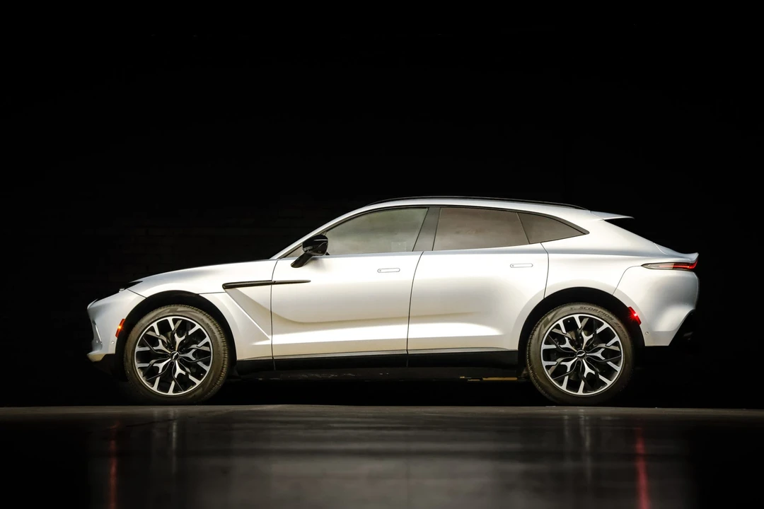 2021 Aston Martin DBX - Image 22 of 31