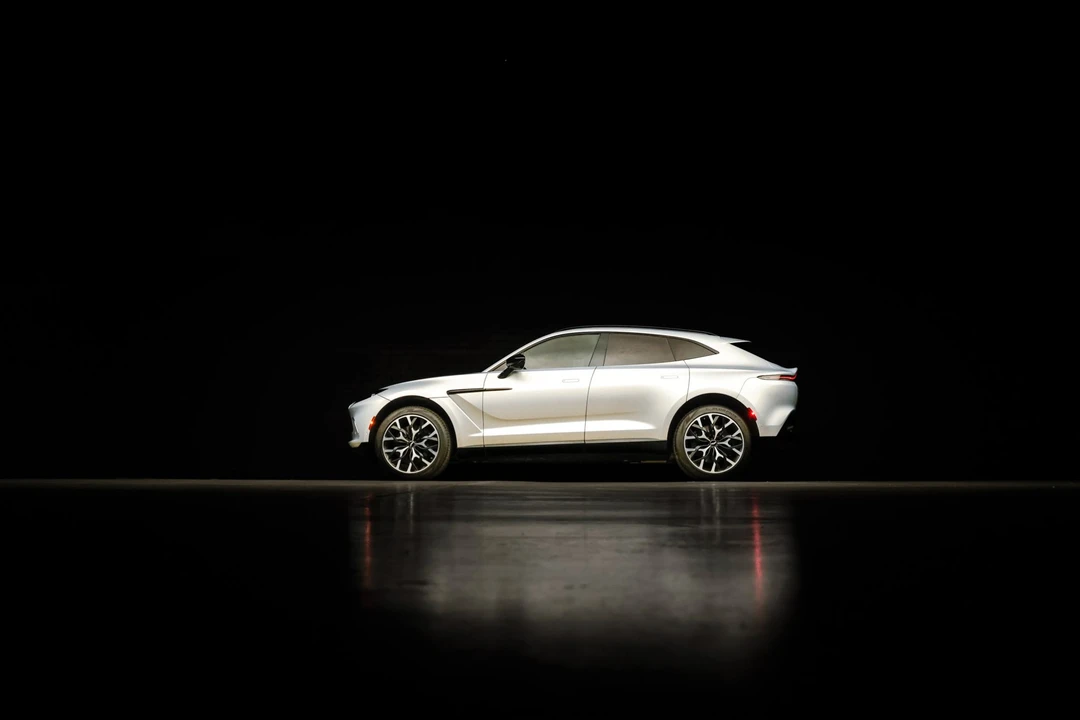 2021 Aston Martin DBX - Image 21 of 31