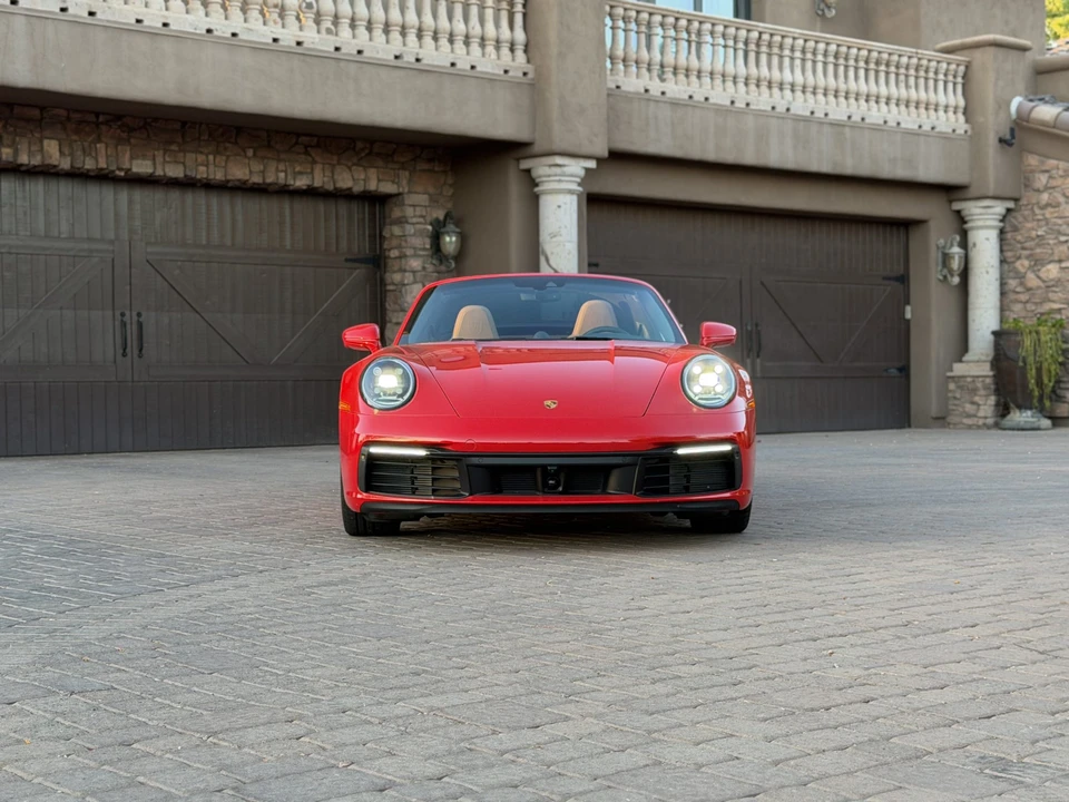 2022 Porsche 992 Targa 4 & 4S - Image 22 of 31
