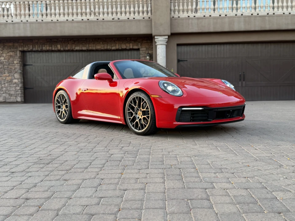 2022 Porsche 992 Targa 4 & 4S - Image 18 of 31