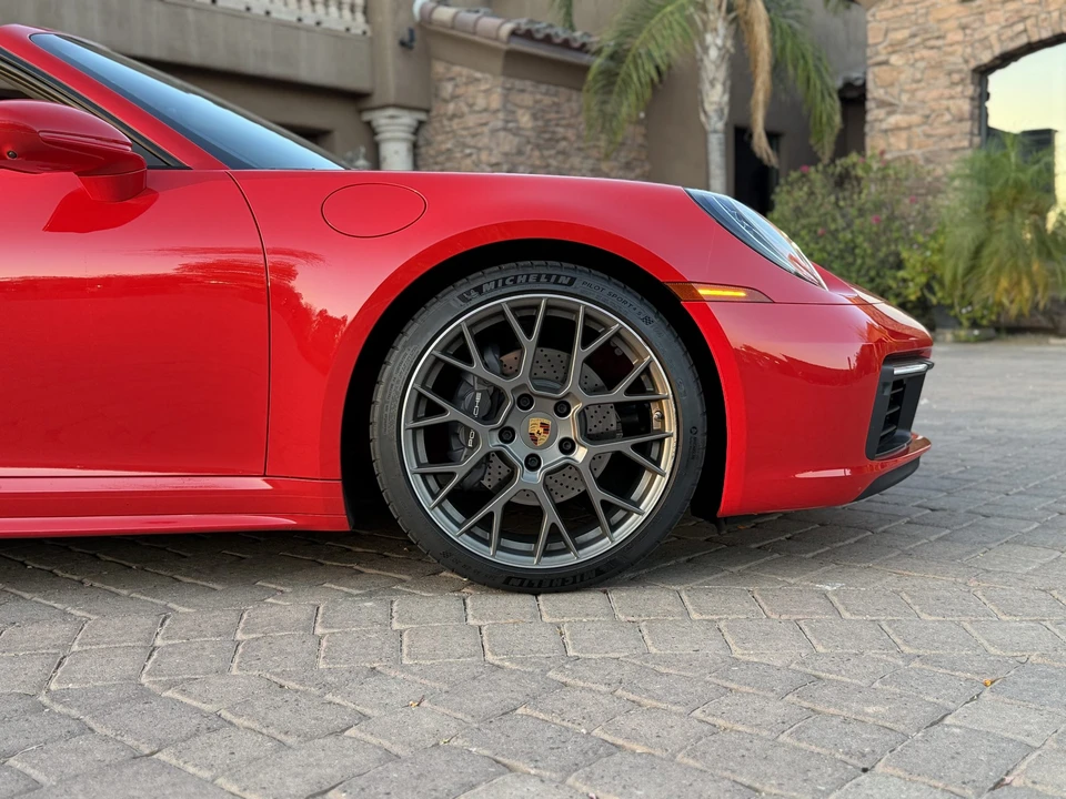 2022 Porsche 992 Targa 4 & 4S - Image 27 of 31