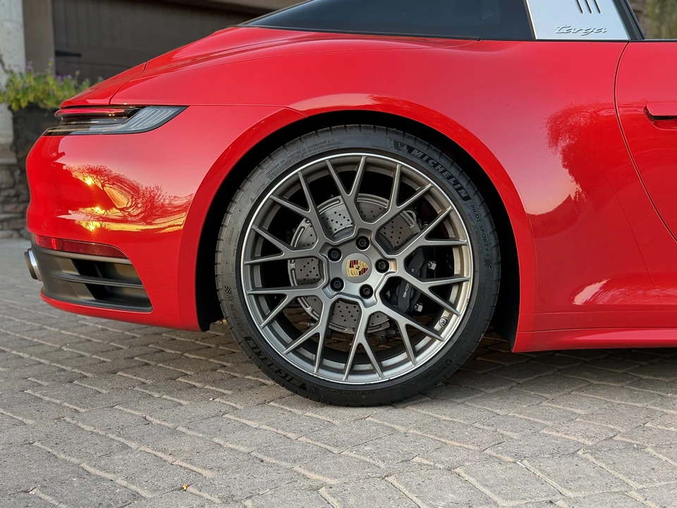 2022 Porsche 992 Targa 4 & 4S - Image 26 of 31