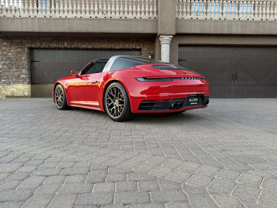2022 Porsche 992 Targa 4 & 4S - Image 9 of 31