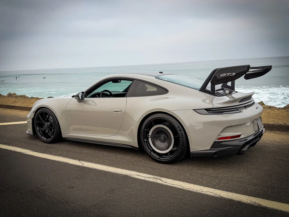 2022 Porsche 992 GT3 - Image 9 of 31