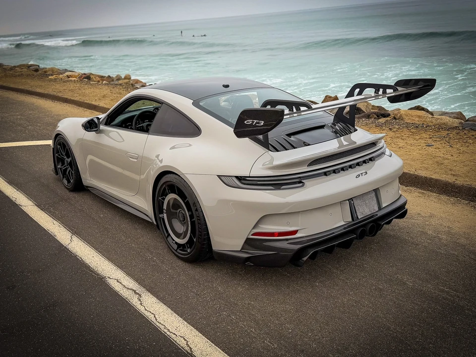 2022 Porsche 992 GT3 - Image 14 of 31