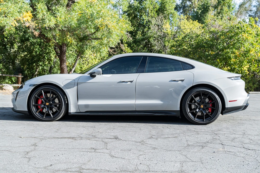 2022 Porsche Taycan GTS - Image 8 of 31