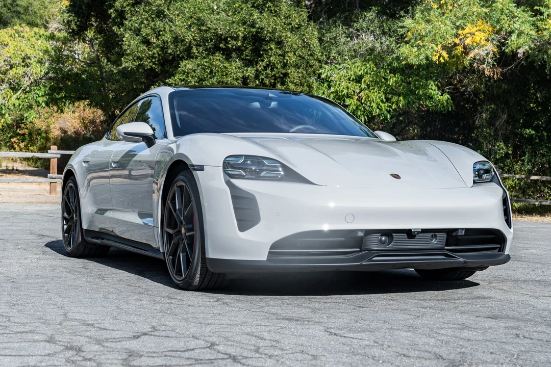 2022 Porsche Taycan GTS - Image 3 of 31