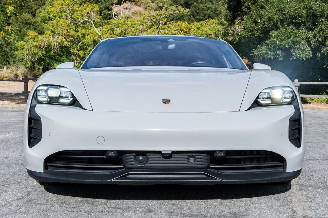 2022 Porsche Taycan GTS - Image 9 of 31