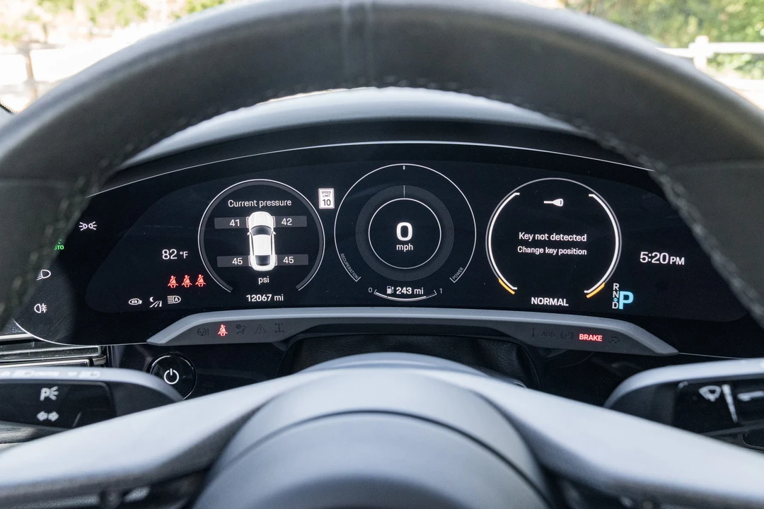 2022 Porsche Taycan GTS - Image 30 of 31