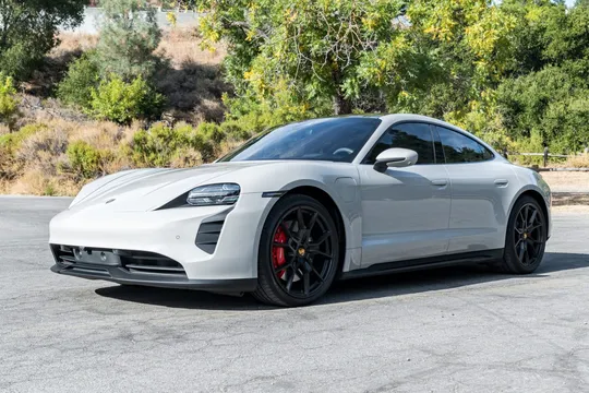 2022 Porsche Taycan GTS