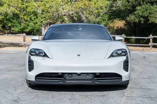 2022 Porsche Taycan GTS - Image 2 of 31