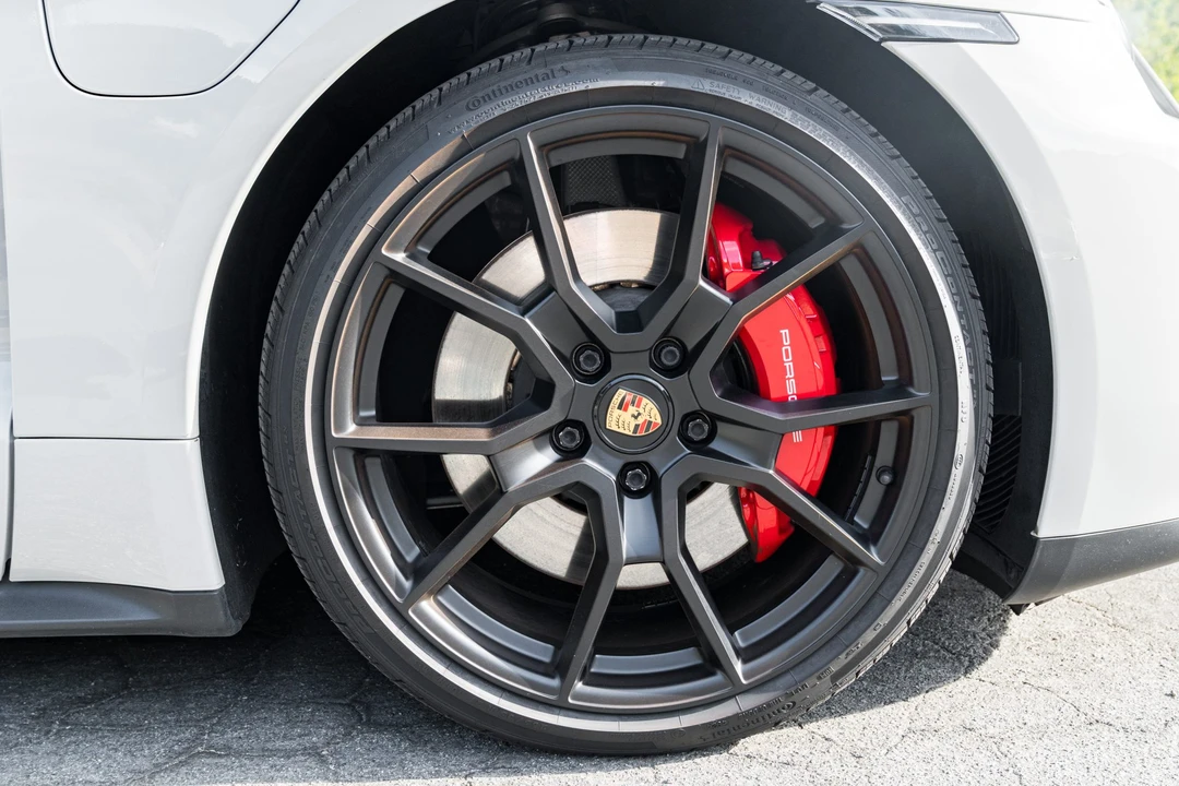 2022 Porsche Taycan GTS - Image 18 of 31