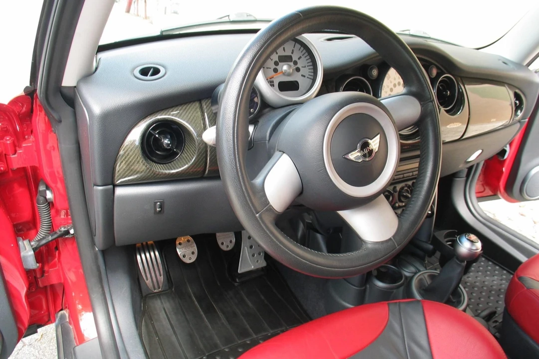 2004 Mini Mini Cooper S 1st Gen - Image 6 of 10