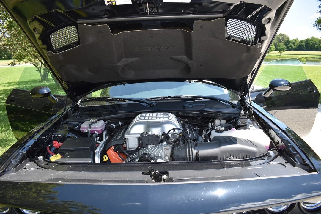 2015 Dodge Challenger SRT Hellcat 3rd Gen - Image 25 of 31