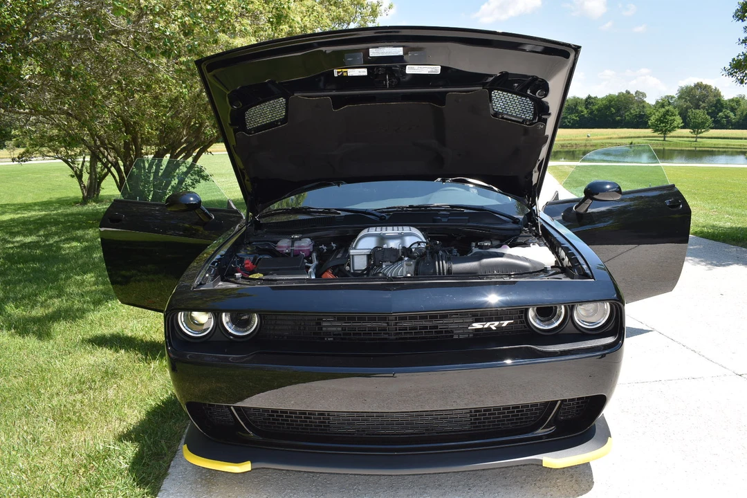 2015 Dodge Challenger SRT Hellcat 3rd Gen - Image 24 of 31
