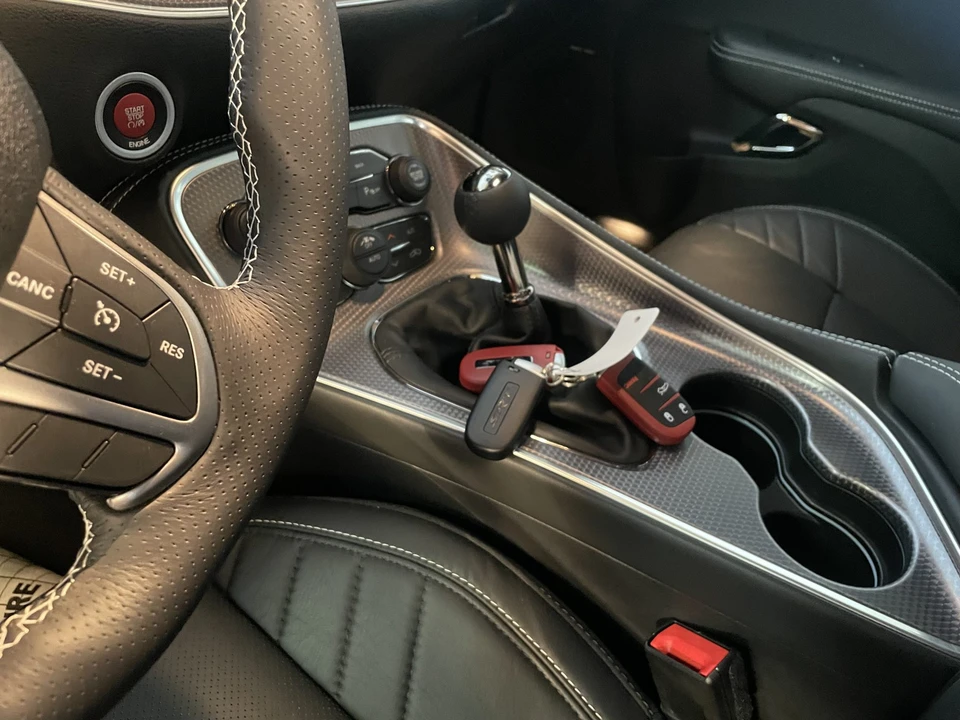 2015 Dodge Challenger SRT Hellcat 3rd Gen - Image 19 of 31