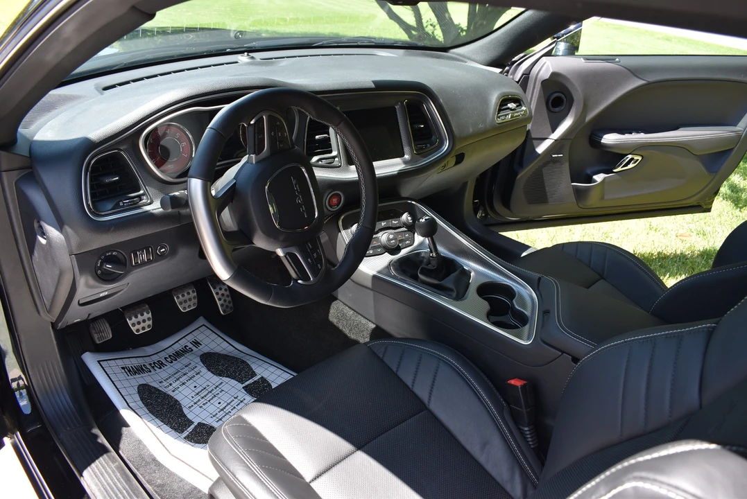 2015 Dodge Challenger SRT Hellcat 3rd Gen - Image 15 of 31