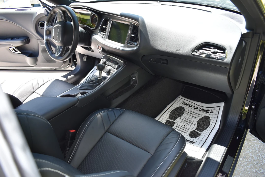 2015 Dodge Challenger SRT Hellcat 3rd Gen - Image 16 of 31