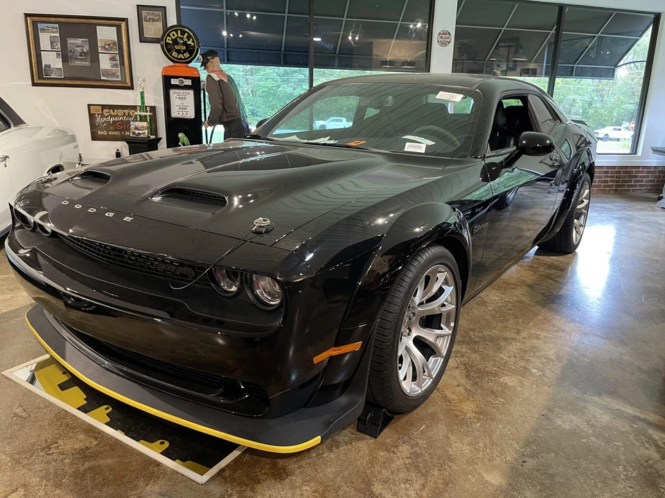 2023 Dodge Challenger SRT Hellcat 3rd Gen - Image 3 of 31