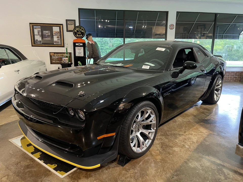 2023 Dodge Challenger SRT Hellcat 3rd Gen - Image 4 of 31