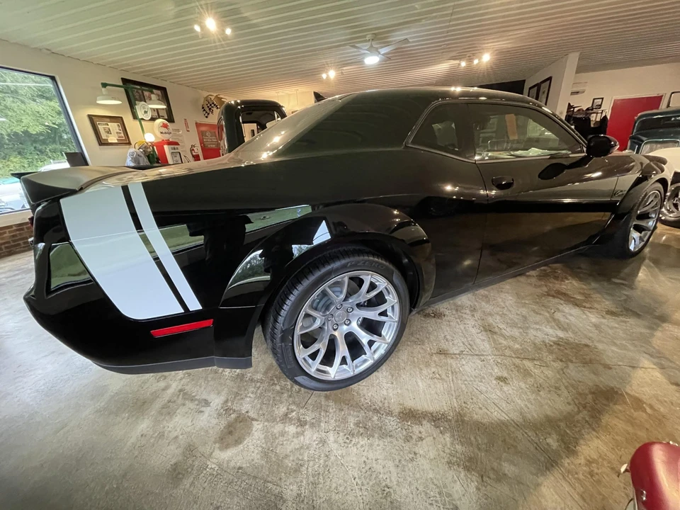 2023 Dodge Challenger SRT Hellcat 3rd Gen - Image 15 of 31