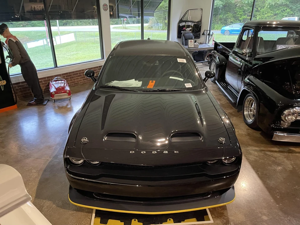 2023 Dodge Challenger SRT Hellcat 3rd Gen - Image 9 of 31
