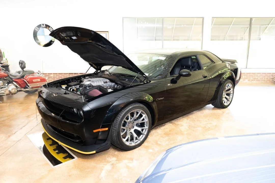 2023 Dodge Challenger SRT Hellcat 3rd Gen - Image 17 of 31