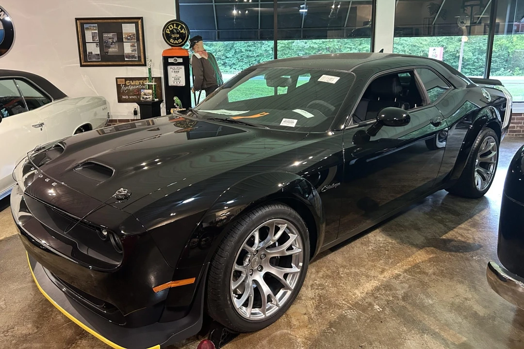 2023 Dodge Challenger SRT Hellcat 3rd Gen - Image 2 of 31