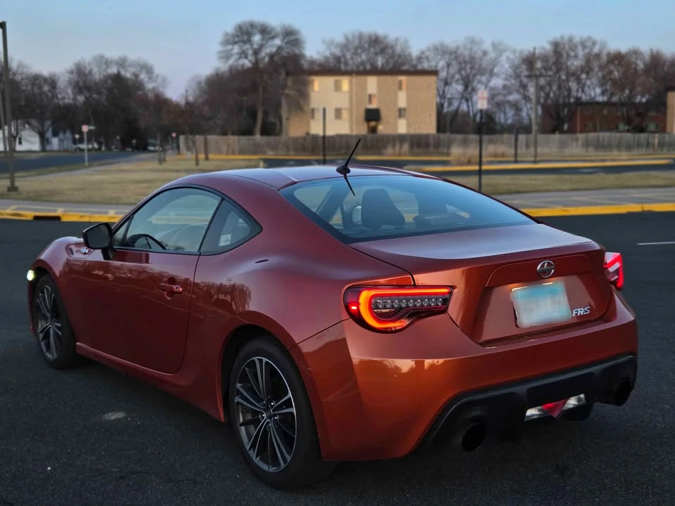 Scion FR-S - Image 4 of 8