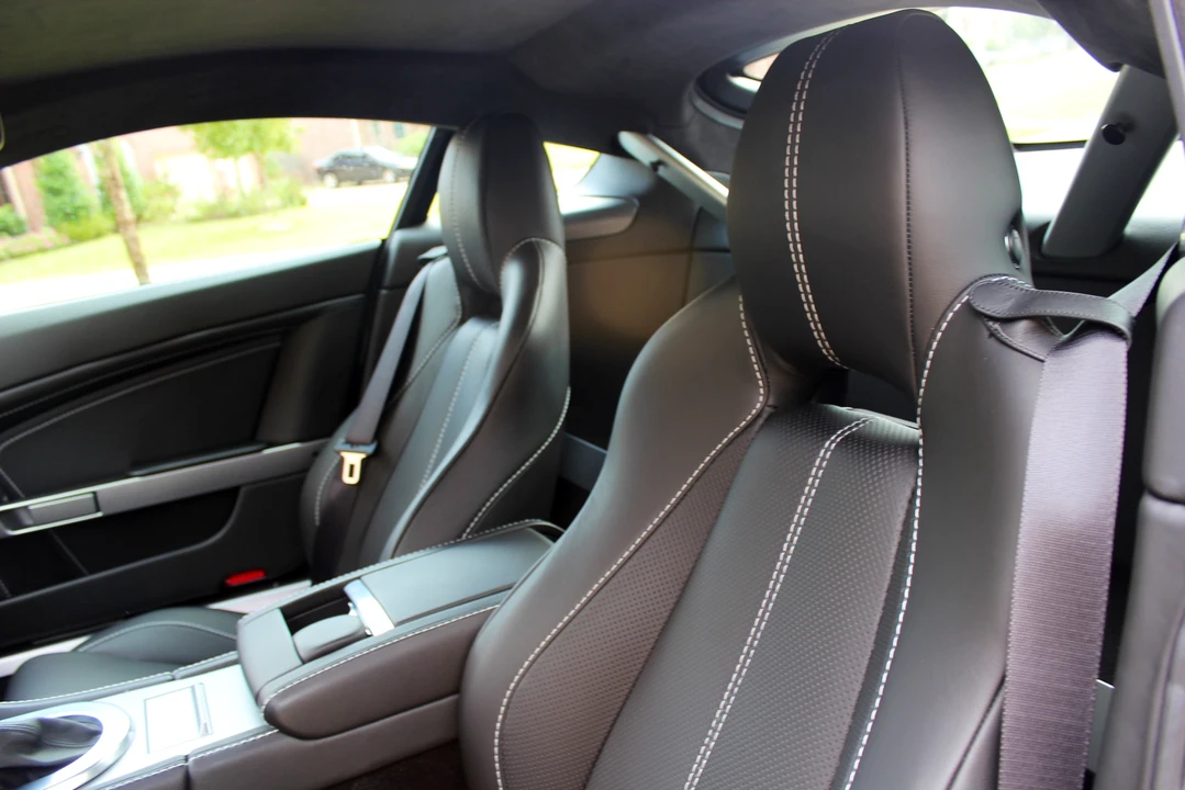 2013 Aston Martin Vantage - Image 5 of 5