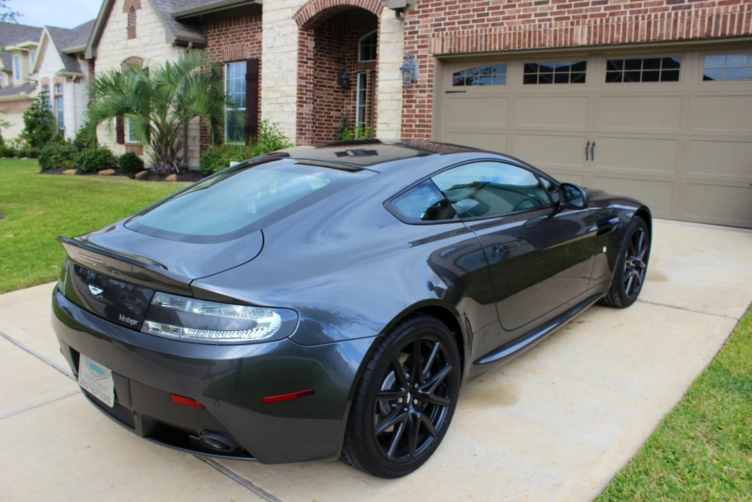 2013 Aston Martin Vantage - Image 2 of 5