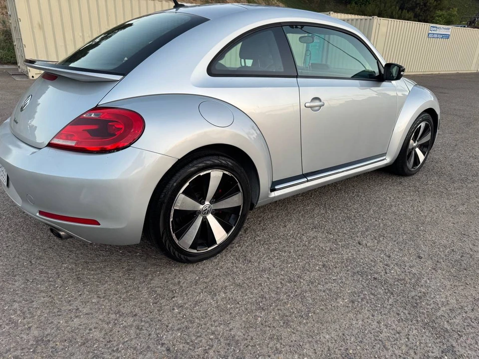 2013 Volkswagen A5 Beetle - Image 6 of 23