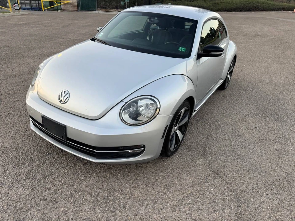2013 Volkswagen A5 Beetle - Image 4 of 23