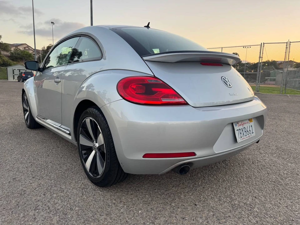 2013 Volkswagen A5 Beetle - Image 2 of 23
