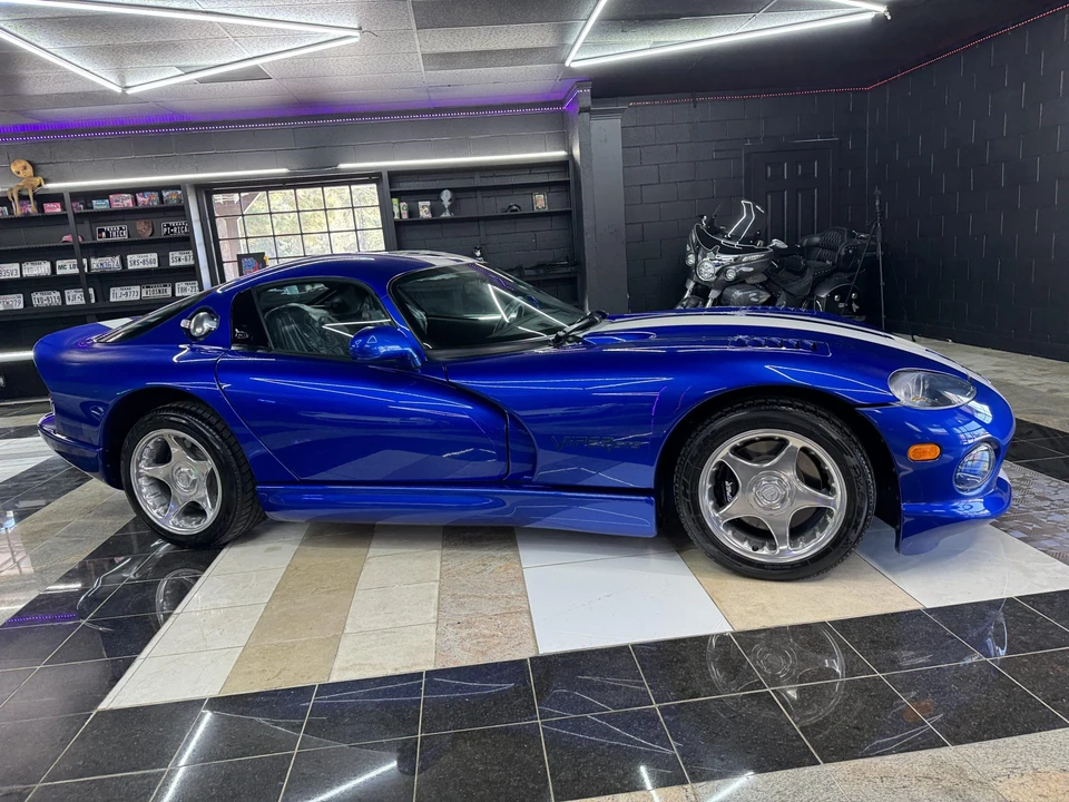 1996 Dodge Viper GTS 2nd Gen - Image 17 of 31