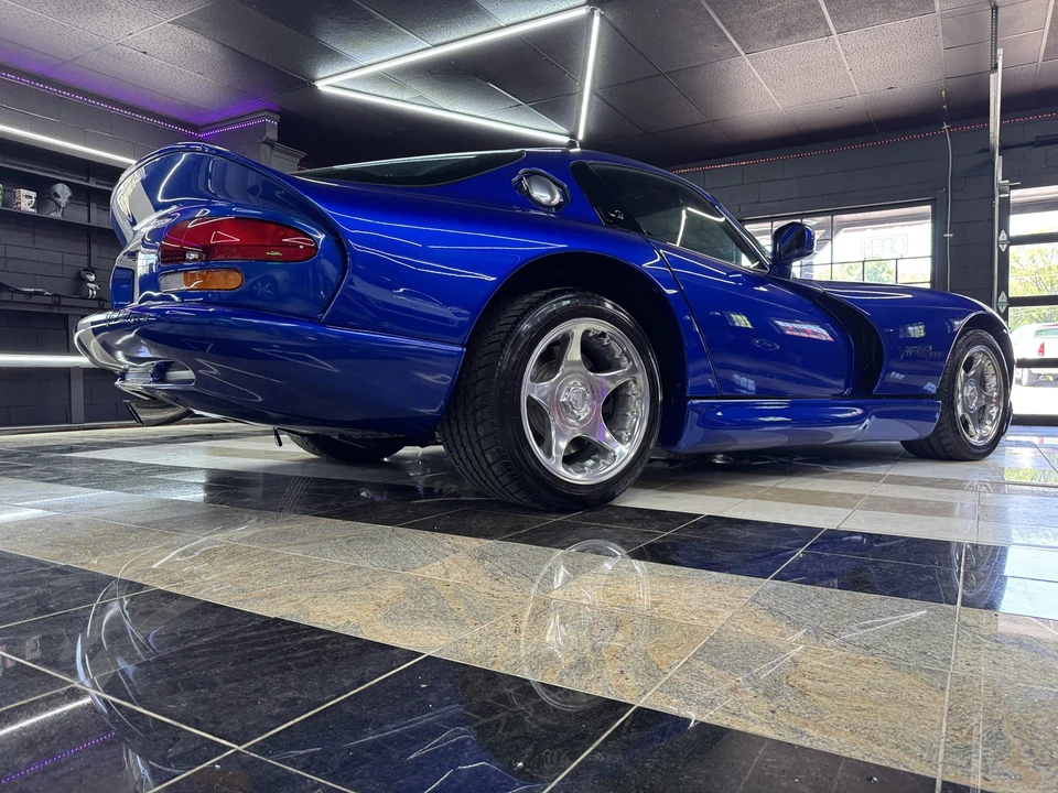 1996 Dodge Viper GTS 2nd Gen - Image 21 of 31
