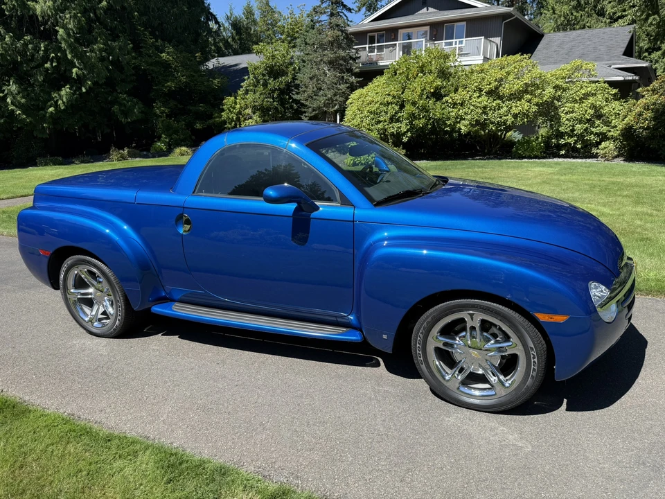 2006 Chevrolet SSR - Image 2 of 31