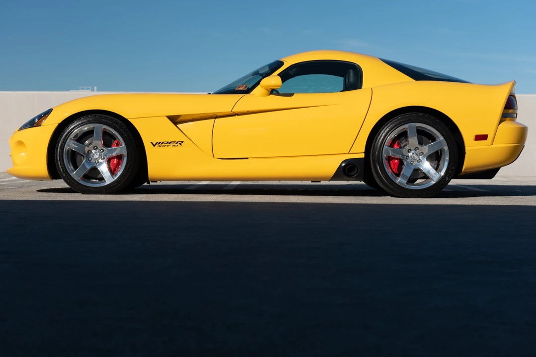 2006 Dodge Viper 3rd Gen - Image 14 of 31