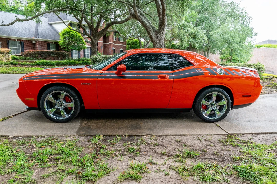 2010 Dodge Challenger 3rd Gen - Image 13 of 31