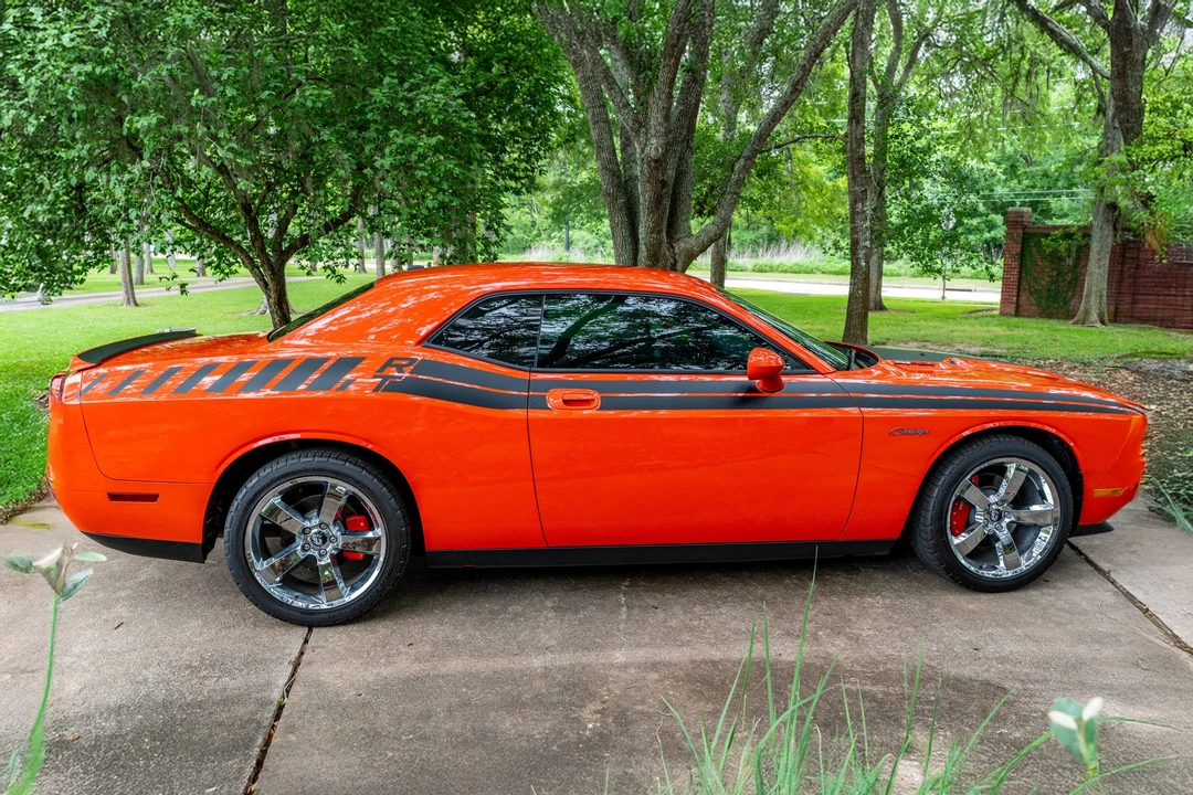 2010 Dodge Challenger 3rd Gen - Image 8 of 31