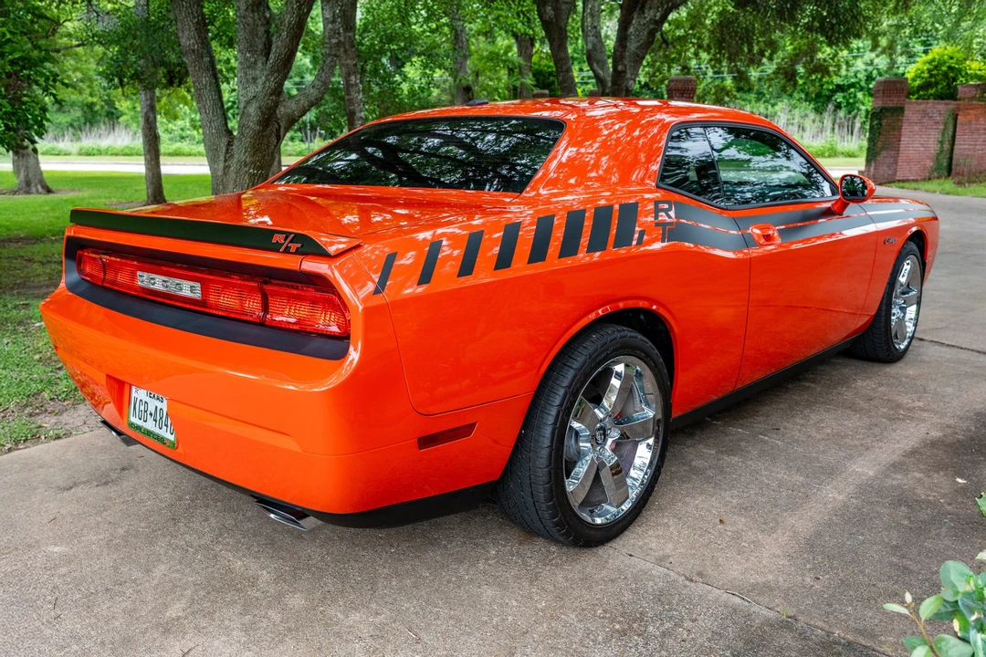 2010 Dodge Challenger 3rd Gen - Image 9 of 31