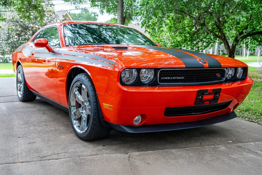 2010 Dodge Challenger 3rd Gen - Image 6 of 31