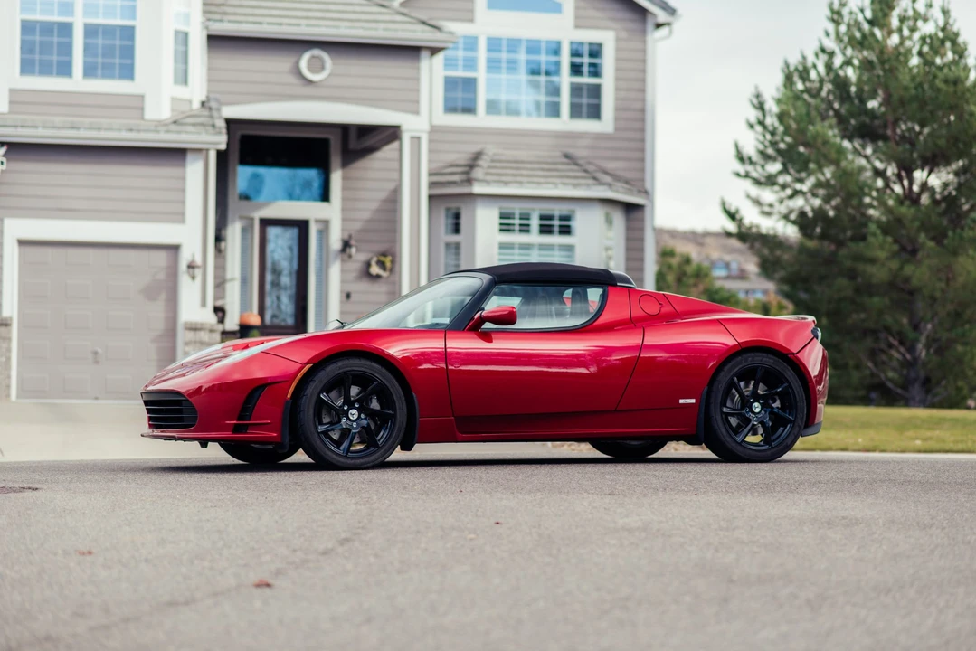 2011 Tesla Roadster - Image 13 of 31