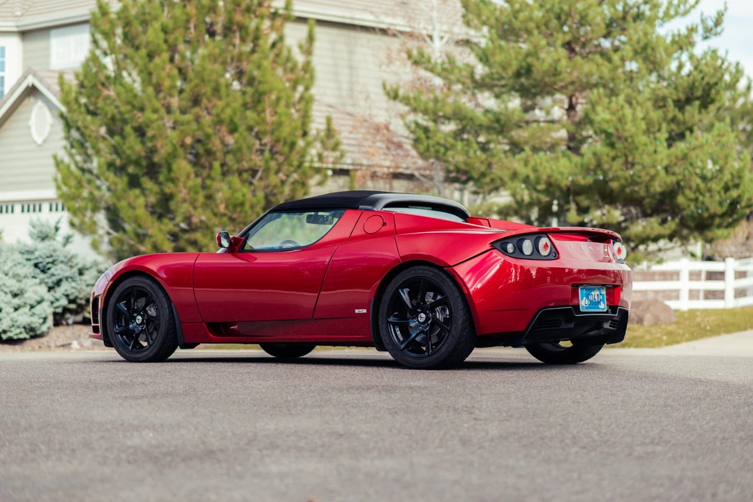 2011 Tesla Roadster - Image 16 of 31