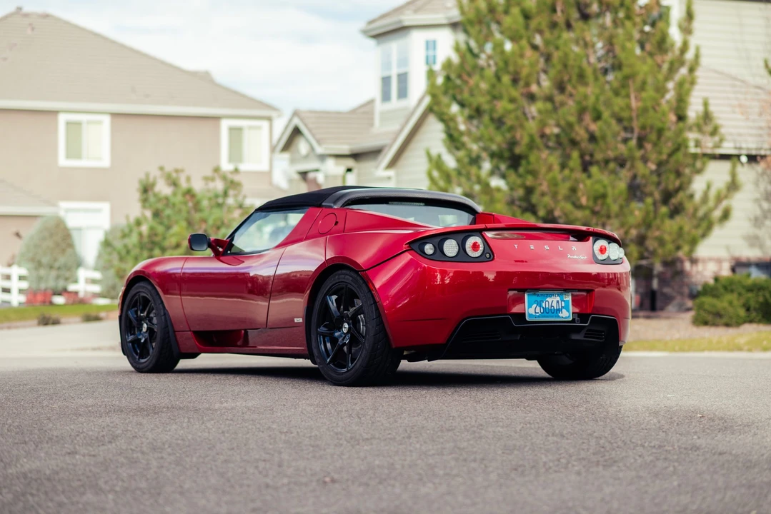 2011 Tesla Roadster - Image 17 of 31