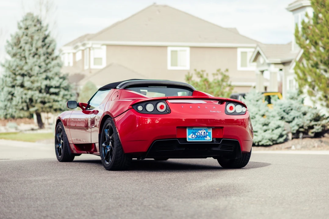 2011 Tesla Roadster - Image 18 of 31
