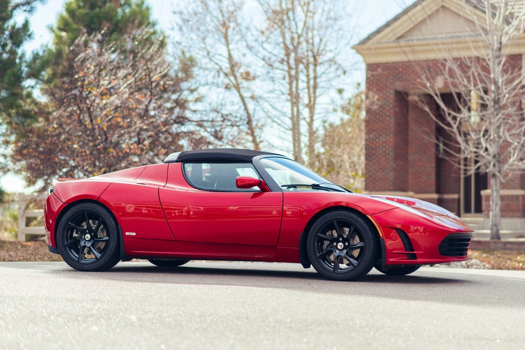 2011 Tesla Roadster - Image 2 of 31